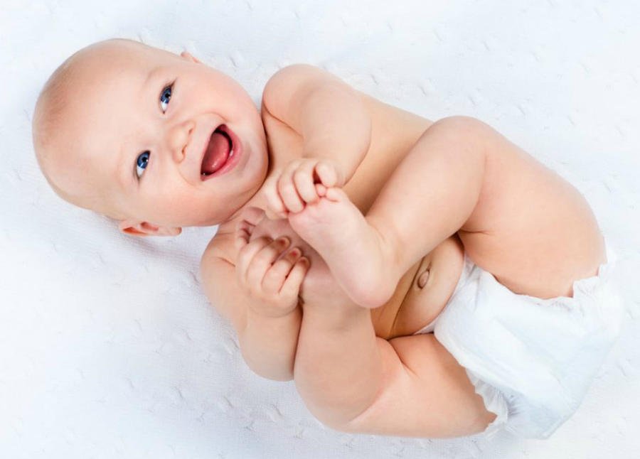 كيفية الاهتمام بسرة الطفل حديث الولادة