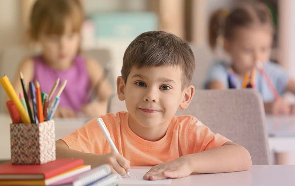 ما صفات الطفل المحبوب