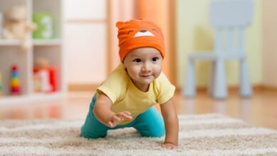 متي يبدأ الطفل بالكلام