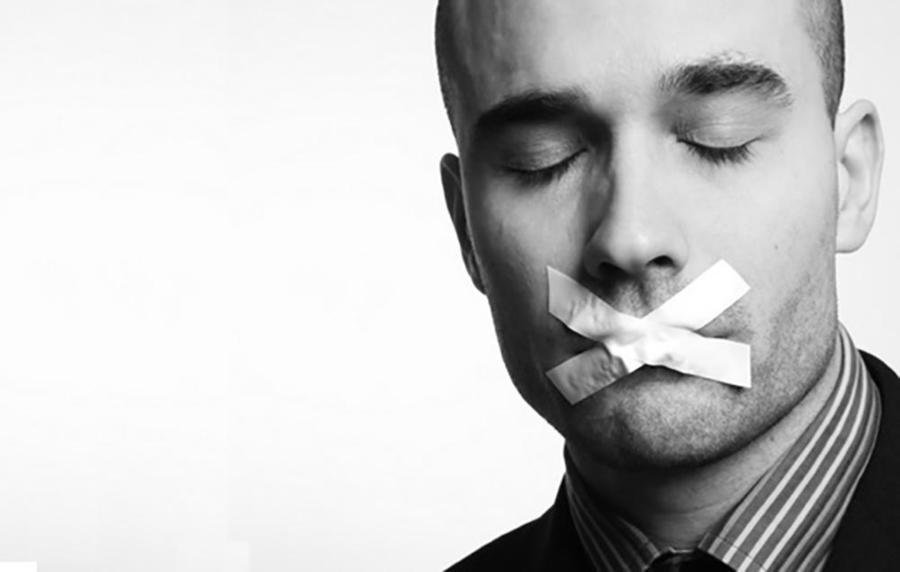 كيفية التعامل مع الرجل كثير الكلام