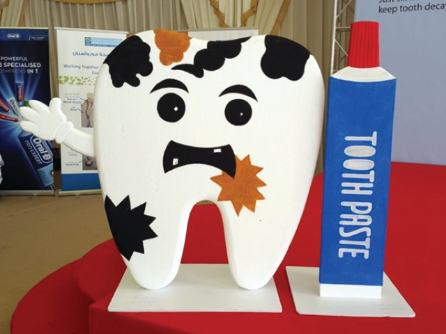 عمل فني للأطفال عن الأسنان