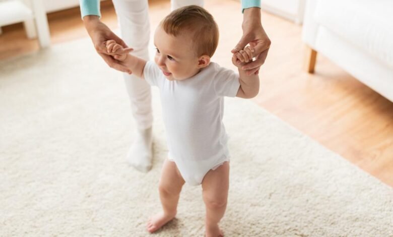 تأخر المشي عند الأطفال بسبب الخوف... 8 طرق لعلاج المشكلة