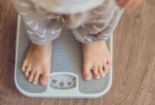 متى يكون نزول الوزن خطير عند الأطفال ... 7 خيل لجعل وزن طفلك يزيد بسرعة