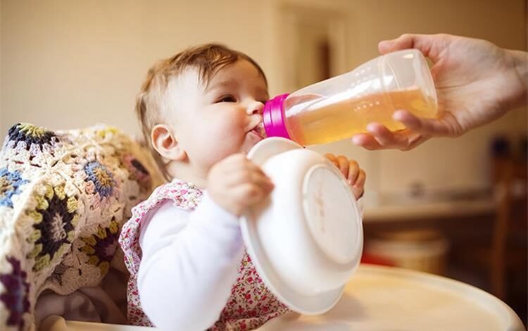 مشروبات للاطفال حديثي الولادة... 3 مشروبات مهمة للاطفال