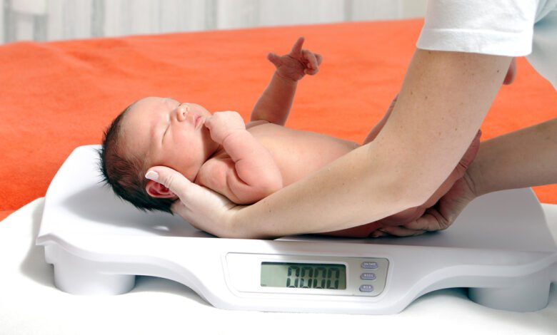 علاج نقص الوزن عند الأطفال الرضع.... 3 اسباب لنقصان الوزن وعلاجها بشكل آمن