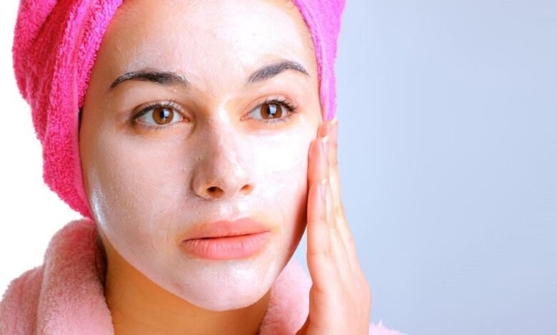 فوائد حليب الأم للبشرة