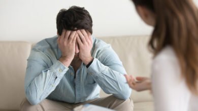 أسباب ضعف شخصية الرجل أمام زوجته
