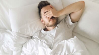 أسباب كثرة التقلب أثناء النوم