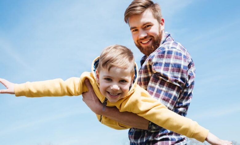 اللعب مع الأب يزيد معدل ذكاء الرضيع