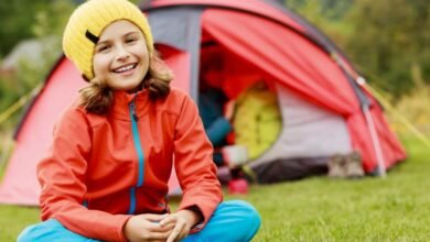 ما فوائد رحلات التخييم مع العائلة؟
