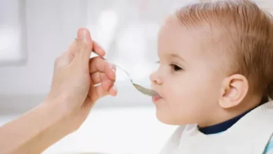 أشياء ممنوعة على طفلك قبل عُمر السنة